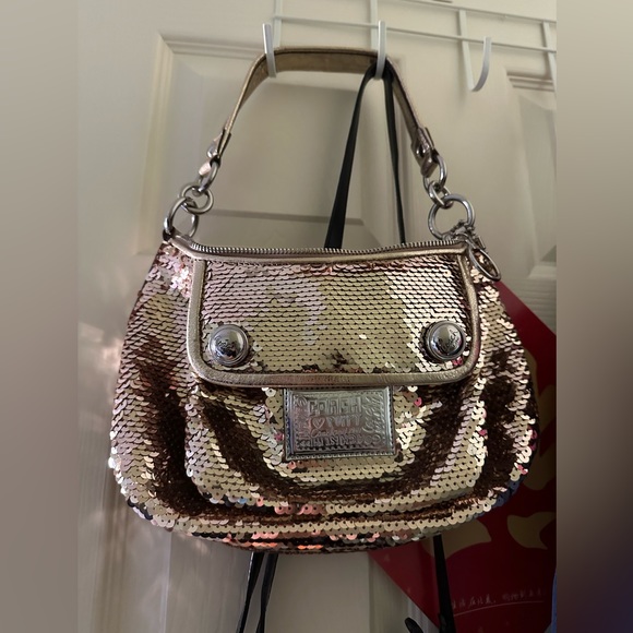 Coach Designer unique hard to find Gold Coach sequence purse, rare designer nwot - Picture 7 of 9